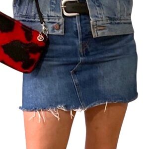 Levi’s High Waisted Medium Wash Denim Jean Mini Skirt w/ Frayed Hem & Pockets 26